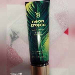 Victoria's Secret Neon Tropic Hair Mist - Green